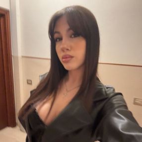 Alessia, Babysitter a Sorbara