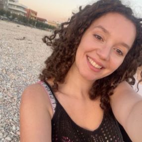 Valentina, Babysitter a Falconara Marittima