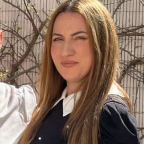 Roxhensa, Babysitter a Massa