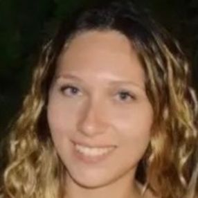 Ilenia, Babysitter a Provincia di Prato