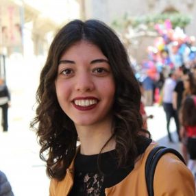 Nicoletta, Babysitter a Comiso