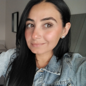 Jennifer, Babysitter a Elmas
