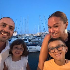 Giorgia, Famiglia a Siracusa