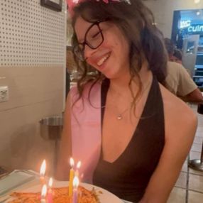 Viola, Babysitter a Magione