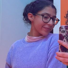 Aya, Babysitter a Tollegno