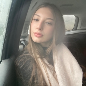 Giulia, Babysitter a Valeggio Sul Mincio