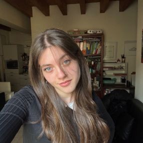 Giulia, Babysitter a Cento