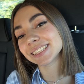 Alessia, Babysitter a Valera Fratta