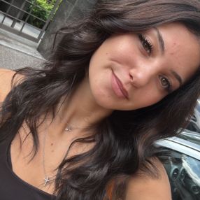 Sofia, Babysitter a Cardano Al Campo