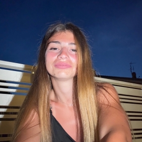 Sara, Babysitter a Quartiere Sarmazzano