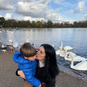 Letizia, Famiglia a Peseggia