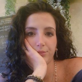 Claudia, Babysitter a Casalnuovo di Napoli