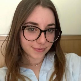 Vittoria, Babysitter in Cavallasca