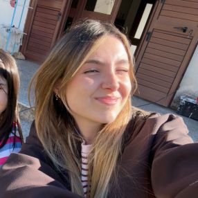 Gloria, Babysitter in Monti