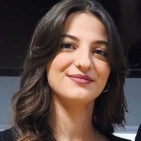 Giulia, Babysitter a Siracusa