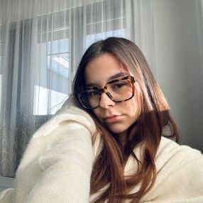 Elma, Babysitter a Tione di Trento