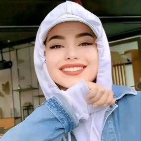 KHAWLA, Babysitter in Marcignago