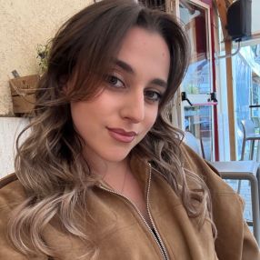 Zaira Pia, Babysitter a Serradifalco