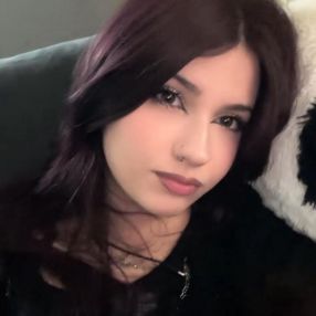 Naomy, Babysitter a Carovigno