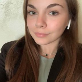 Giulia, Babysitter a Besana In Brianza