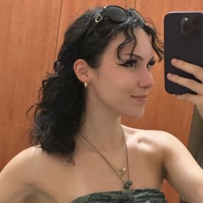 Vittoria, Babysitter a Venturina Terme