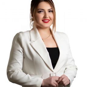 Nadia, Babysitter a Pontedera