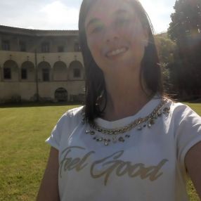 Giulia, Babysitter a Fiorano modenese