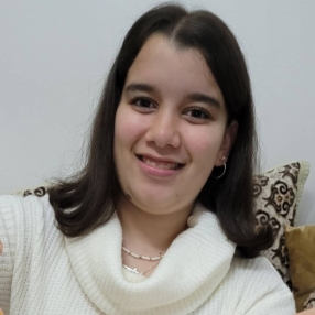 Yasmine, Babysitter a Caraglio