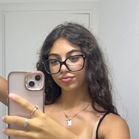 Sofia, Babysitter a Settimo Milanese