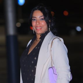Meryem, Babysitter a Lamezia Terme