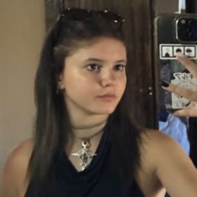 Giulia, Babysitter a Lerici