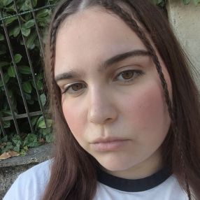 Aurora, Babysitter a Broni