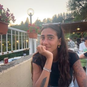 Anthea, Babysitter a Valsamoggia