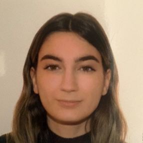 Asia, Babysitter in Uzzano