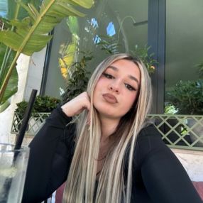 Gloria, Babysitter a Pianopoli