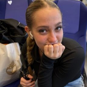 Vittoria, Babysitter a Rosta