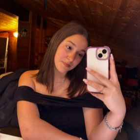 Nicole, Babysitter a Cossato