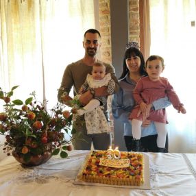 Rebecca, Famiglia a Chieri