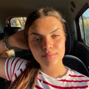 Angelica, Babysitter a Castelnuovo Magra