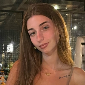 Elisa, Babysitter a Civitanova Alta