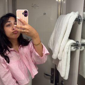 Nour, Babysitter a Inarzo