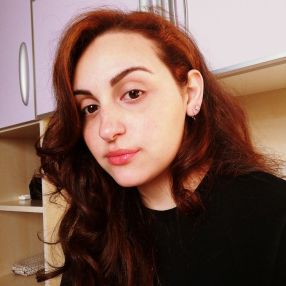 Francesca, Babysitter in Bee