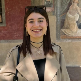 Elena, Babysitter a Firenze