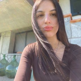 Emilia, Babysitter a Valleggia