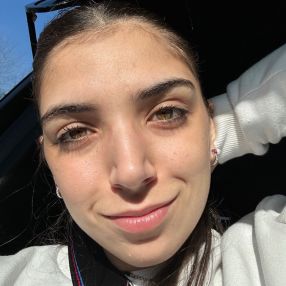 Gaia, Babysitter a San Genesio ed Uniti