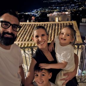 Carlo, Famiglia a Acireale