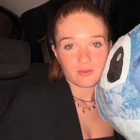 Sofia, Babysitter a Montignoso