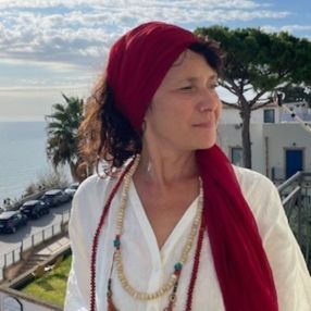 ELENIA, Babysitter a Comano Terme