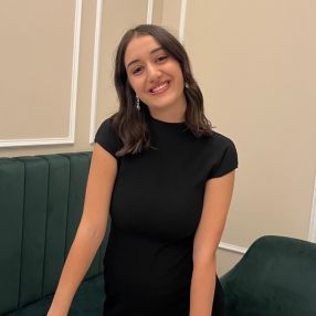 Angelica, Babysitter a Acquaviva delle Fonti