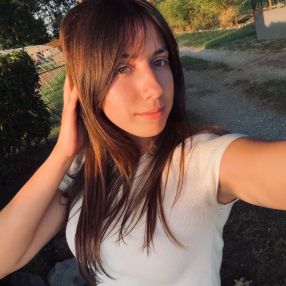 Eleonora, Babysitter in Cameri